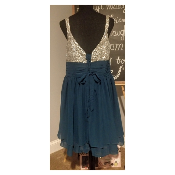 FORMAL DRESS - Picture 2 of 5